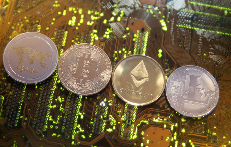 Ã�Â© Reuters.  Bitcoin and other major cryptocurrency prices were little changed on Monday
