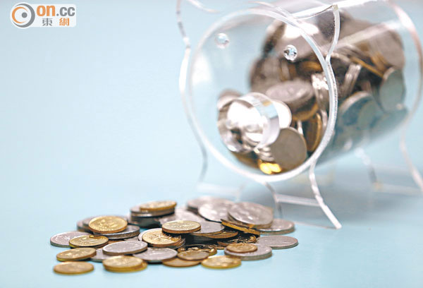 ■不少市民家中積存大量硬幣,難以處理。